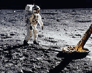 603046-jpg - Durante la misión, los astronautas del Apolo 11 debían recoger muestras de polvo y rocas de las superficie del satélite natural de la Tierra.