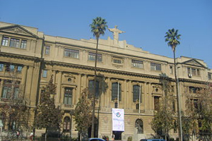 Parte Centro de Estudios de Políticas y Prácticas en Educación en la UC