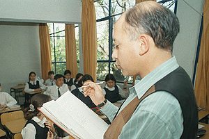 Estudiantes de pedagogía buscan método para no desgastar su voz