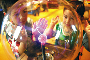 Escolares escriben sobre ciencia y tecnología