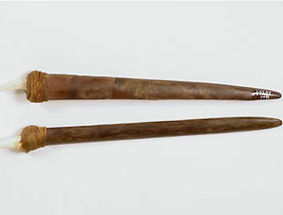 621557-jpg - Cuchillos de madera con punta de diente de tiburón. Arcaico 8.000 - 1.000 a.C 