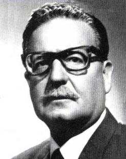   Salvador Allende asume la presidencia de Chile